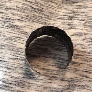 NWOT! Feather detailed bracelet